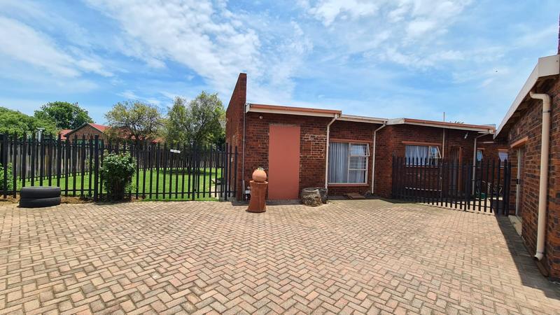 4 Bedroom Property for Sale in Bonaero Park Gauteng