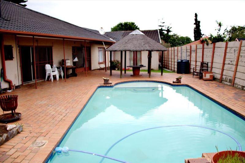 5 Bedroom Property for Sale in Cresslawn Gauteng