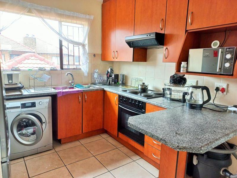 2 Bedroom Property for Sale in Edleen Gauteng