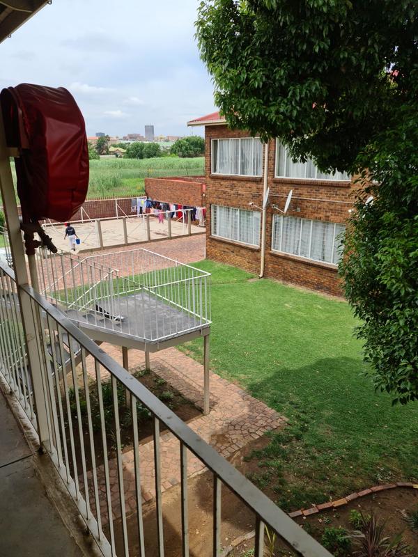 2 Bedroom Property for Sale in Edleen Gauteng