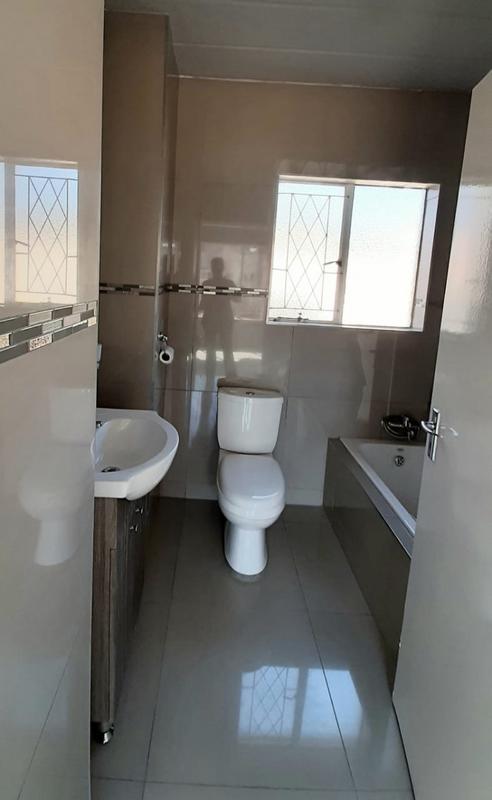 3 Bedroom Property for Sale in Glen Marais Gauteng