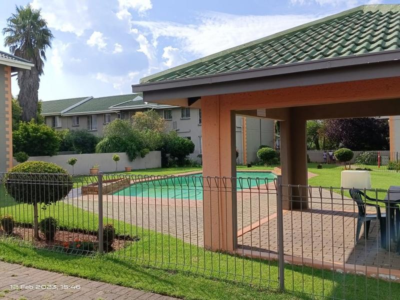 2 Bedroom Property for Sale in Glen Marais Gauteng