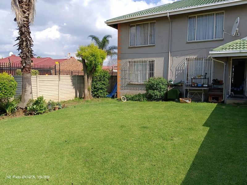 2 Bedroom Property for Sale in Glen Marais Gauteng