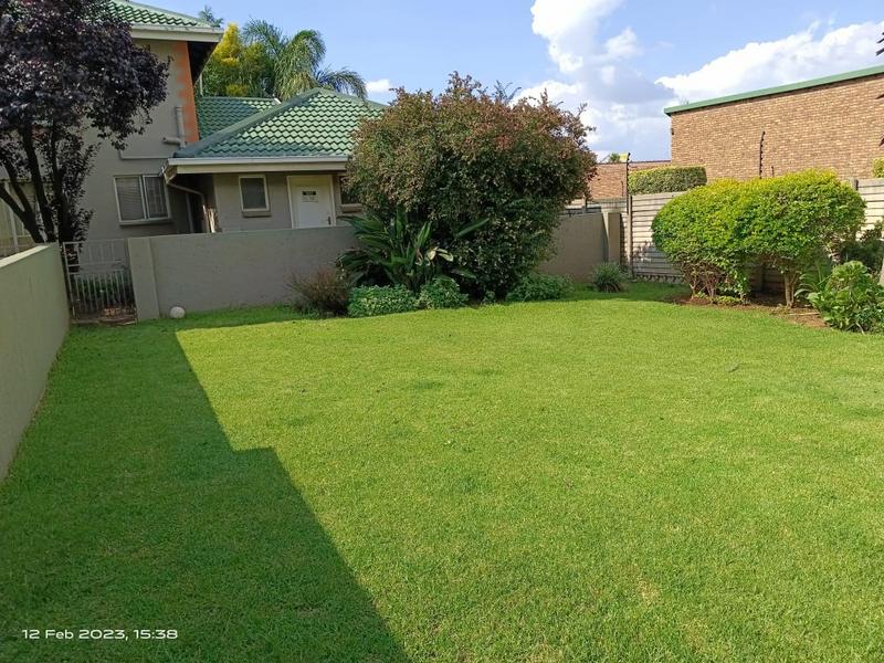 2 Bedroom Property for Sale in Glen Marais Gauteng