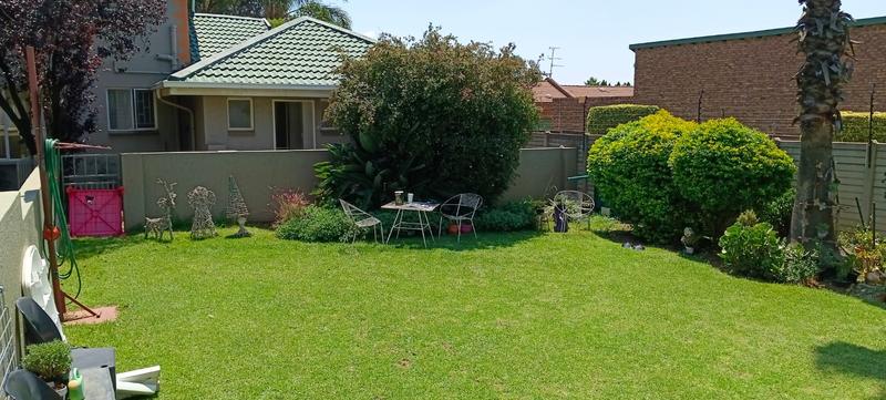 2 Bedroom Property for Sale in Glen Marais Gauteng