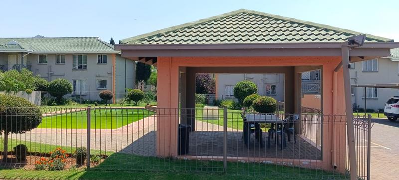 2 Bedroom Property for Sale in Glen Marais Gauteng