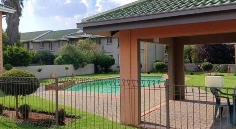 2 Bedroom Property for Sale in Glen Marais Gauteng