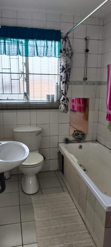 2 Bedroom Property for Sale in Glen Marais Gauteng