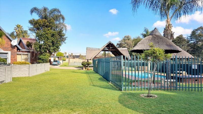 1 Bedroom Property for Sale in Glen Marais Gauteng