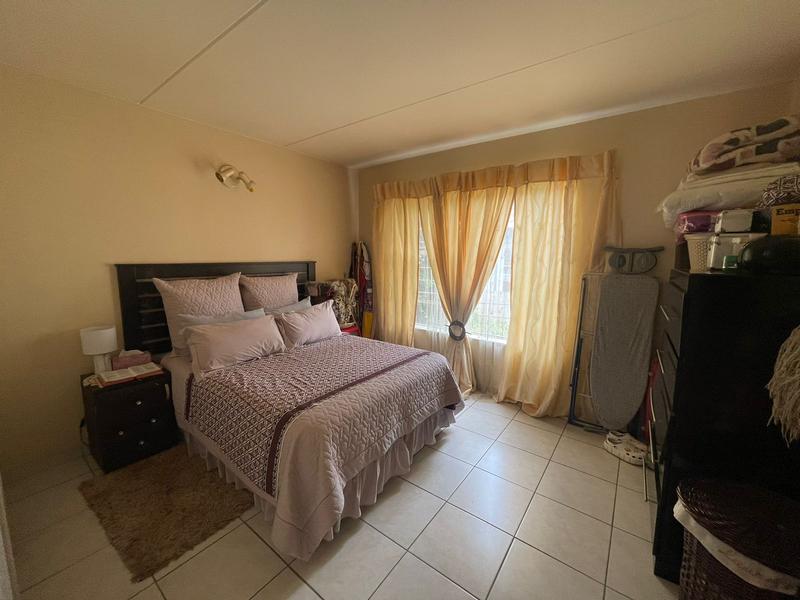 1 Bedroom Property for Sale in Glen Marais Gauteng