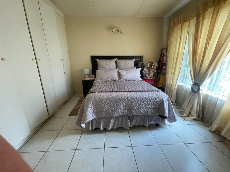 1 Bedroom Property for Sale in Glen Marais Gauteng