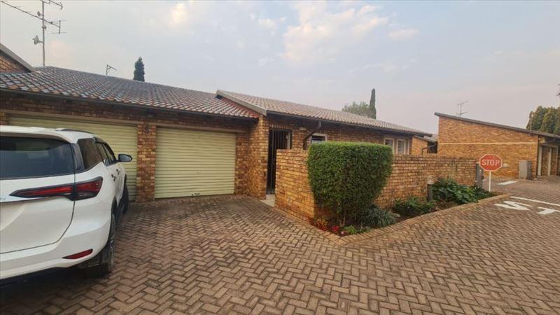 2 Bedroom Property for Sale in Glen Marais Gauteng