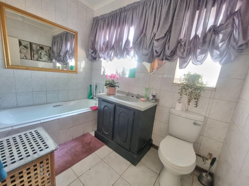 3 Bedroom Property for Sale in Rhodesfield Gauteng