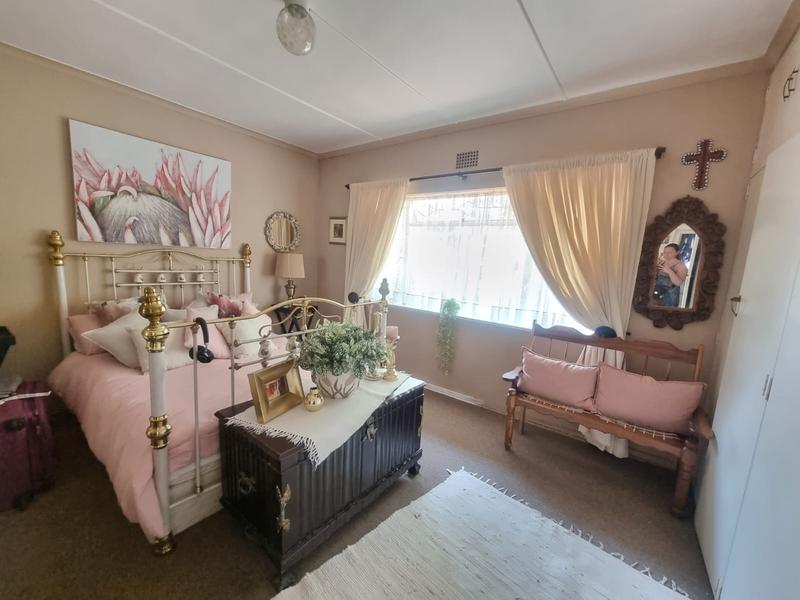 3 Bedroom Property for Sale in Rhodesfield Gauteng