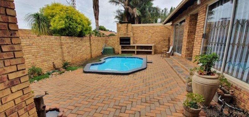 3 Bedroom Property for Sale in Terenure Gauteng