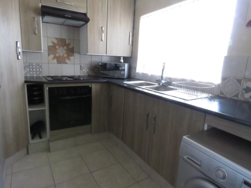 1 Bedroom Property for Sale in Edenvale Gauteng