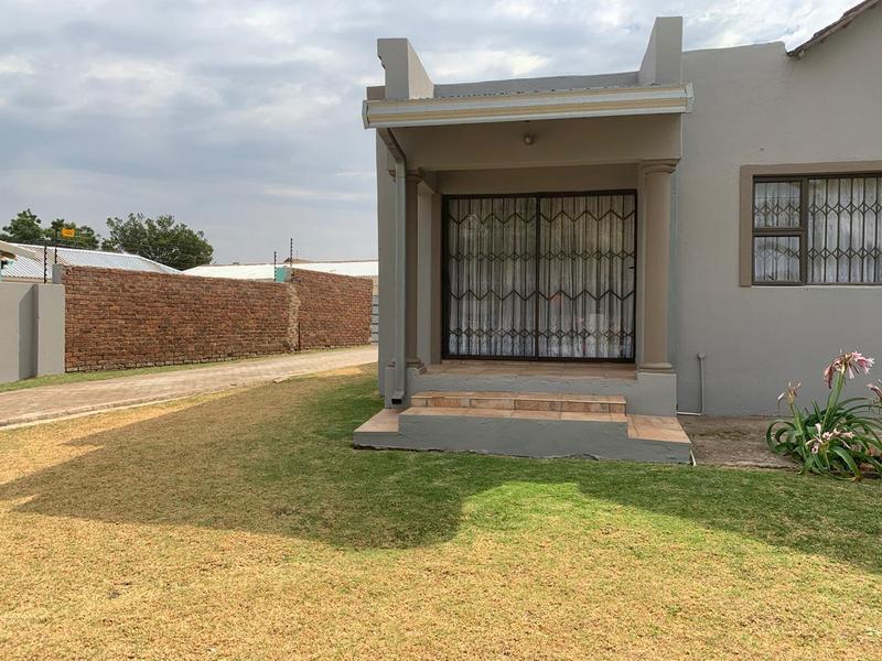 3 Bedroom Property for Sale in Rhodesfield Gauteng