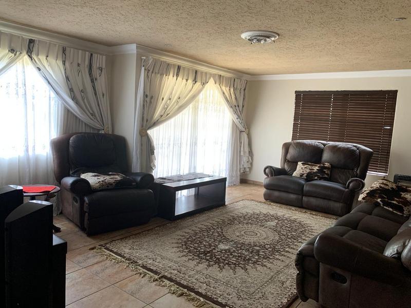 3 Bedroom Property for Sale in Rhodesfield Gauteng