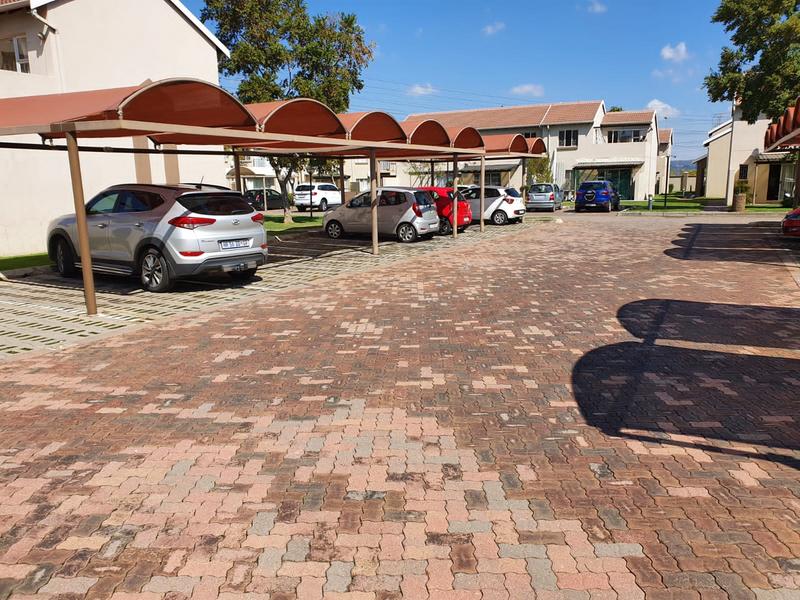 3 Bedroom Property for Sale in Greenstone Hill Gauteng