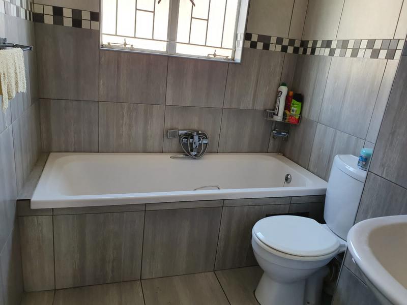 3 Bedroom Property for Sale in Greenstone Hill Gauteng