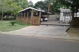 To Let 6 Bedroom Property for Rent in Queenswood Gauteng