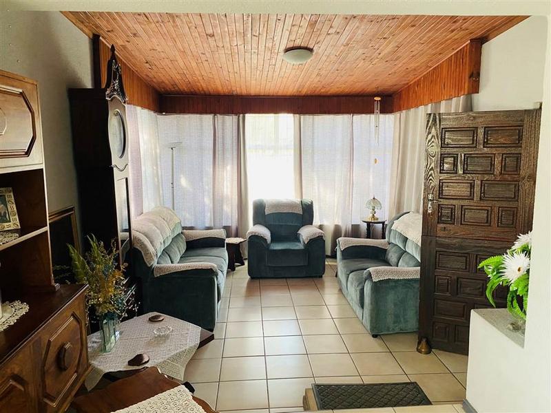 To Let 4 Bedroom Property for Rent in Rietondale Gauteng