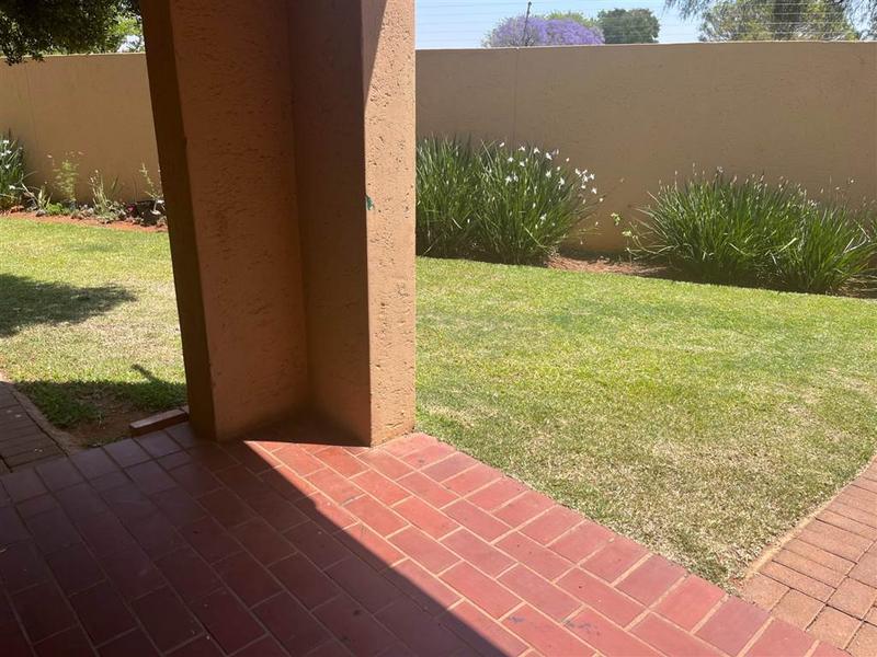 To Let 1 Bedroom Property for Rent in Waterkloof Ridge Gauteng