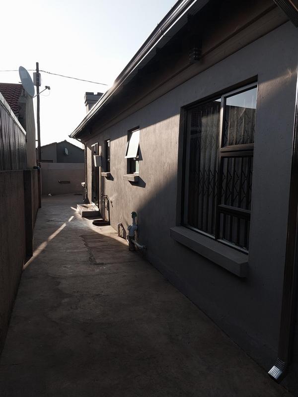 4 Bedroom Property for Sale in Vosloorus Gauteng