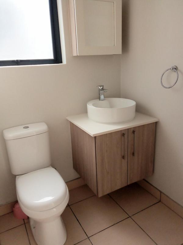 2 Bedroom Property for Sale in Halfway Gardens Gauteng