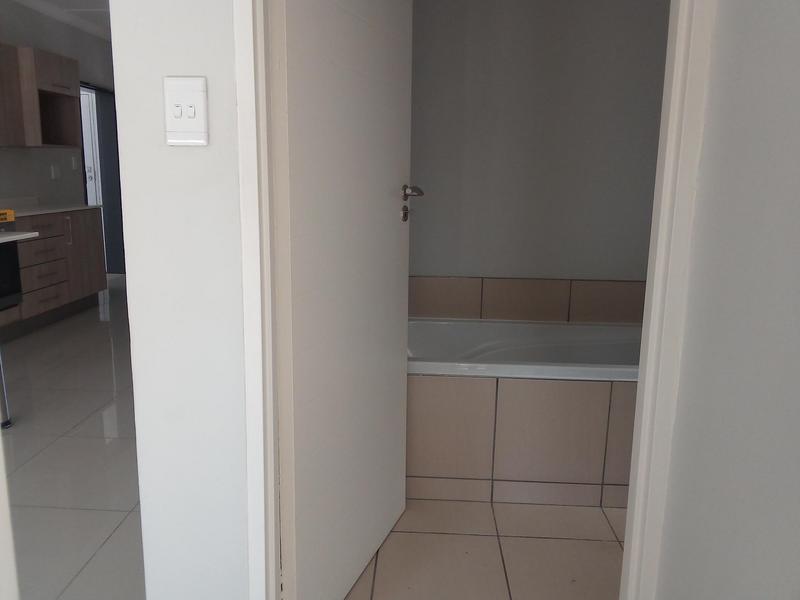 2 Bedroom Property for Sale in Halfway Gardens Gauteng