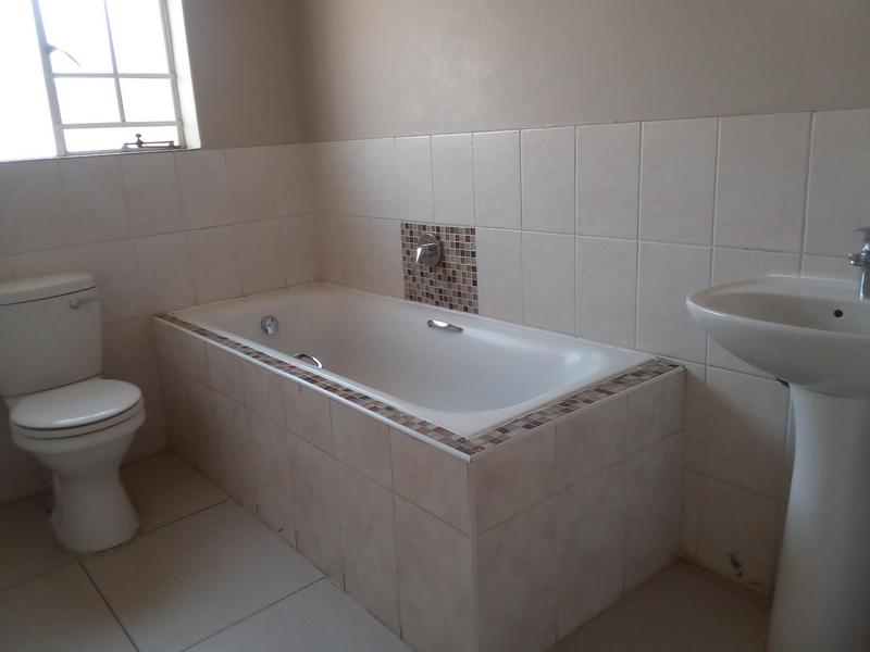 3 Bedroom Property for Sale in Noordwyk Gauteng