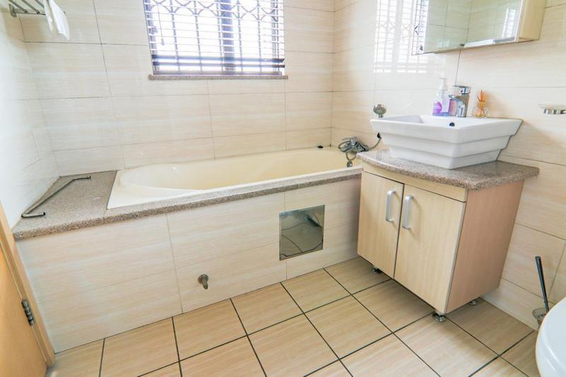 2 Bedroom Property for Sale in Noordwyk Gauteng