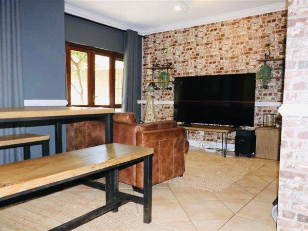 2 Bedroom Property for Sale in Douglasdale Gauteng