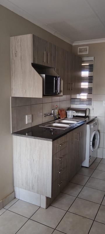 2 Bedroom Property for Sale in Heuweloord Gauteng