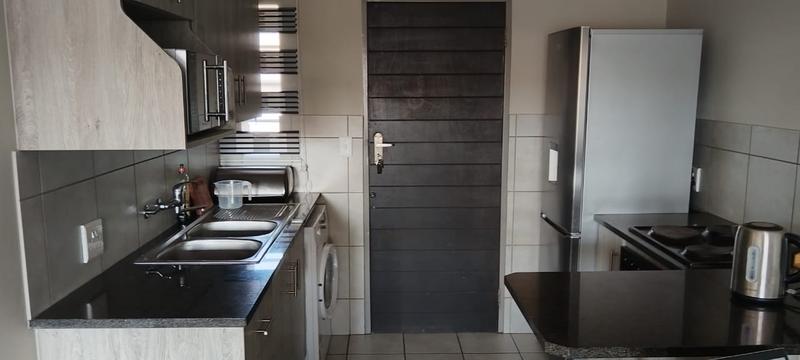 2 Bedroom Property for Sale in Heuweloord Gauteng