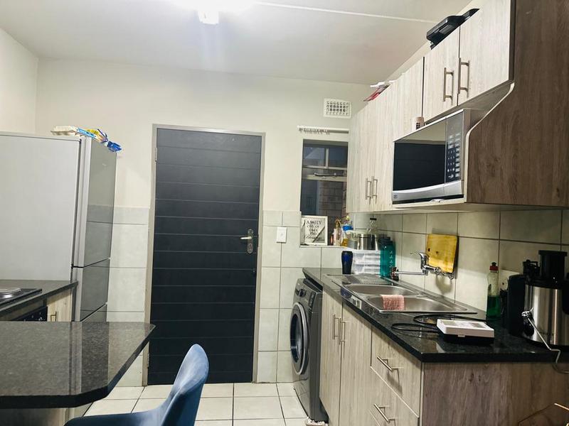 2 Bedroom Property for Sale in Heuweloord Gauteng