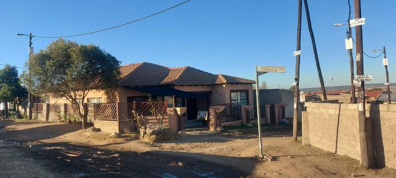 6 Bedroom Property for Sale in Olievenhoutbosch Gauteng