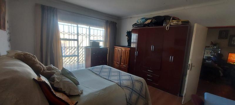 6 Bedroom Property for Sale in Olievenhoutbosch Gauteng