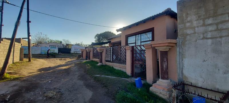 6 Bedroom Property for Sale in Olievenhoutbosch Gauteng