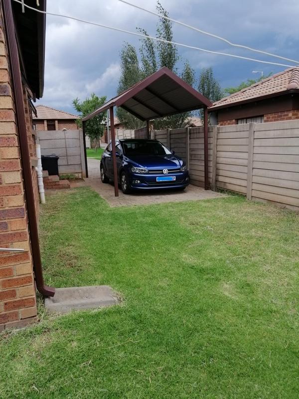 3 Bedroom Property for Sale in Olievenhoutbosch Gauteng