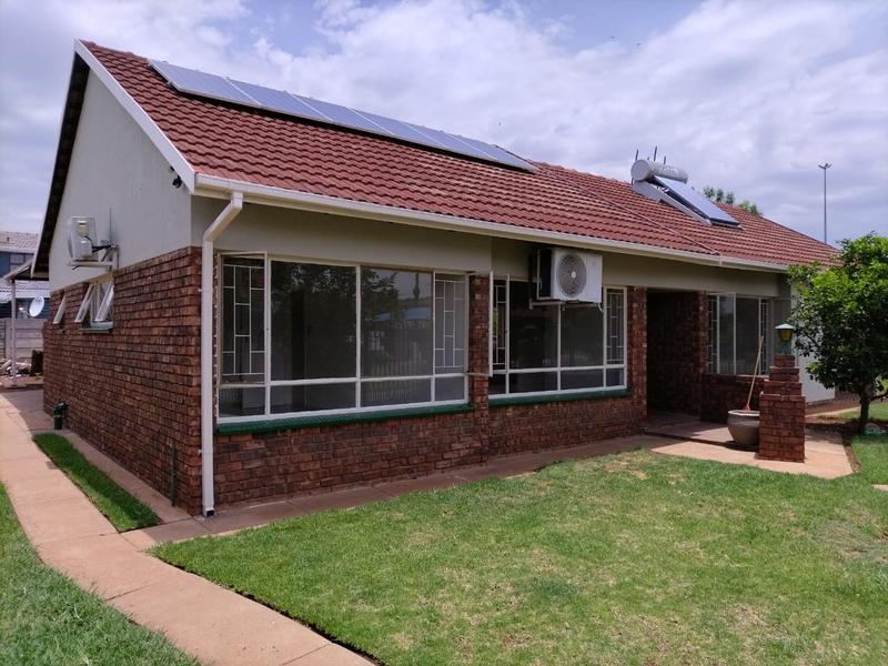 4 Bedroom Property for Sale in Booysens Gauteng