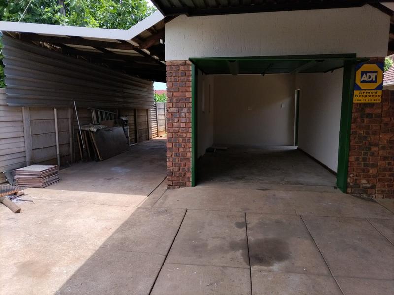 4 Bedroom Property for Sale in Booysens Gauteng