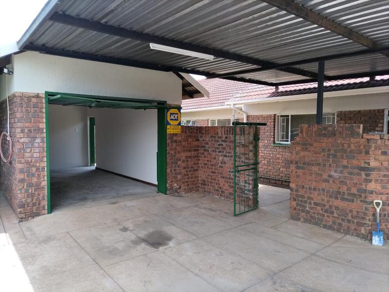 4 Bedroom Property for Sale in Booysens Gauteng