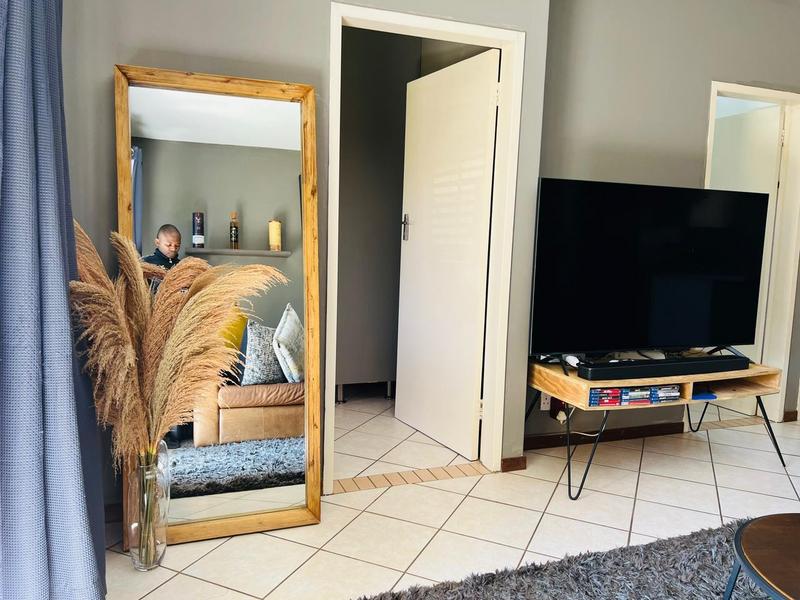 2 Bedroom Property for Sale in Noordwyk Gauteng