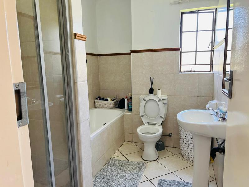 2 Bedroom Property for Sale in Noordwyk Gauteng