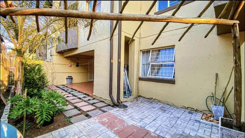 3 Bedroom Property for Sale in Vorna Valley Gauteng