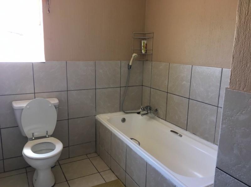 2 Bedroom Property for Sale in Vorna Valley Gauteng