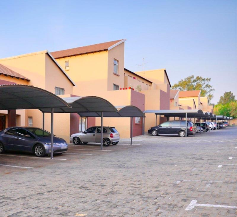 2 Bedroom Property for Sale in Vorna Valley Gauteng