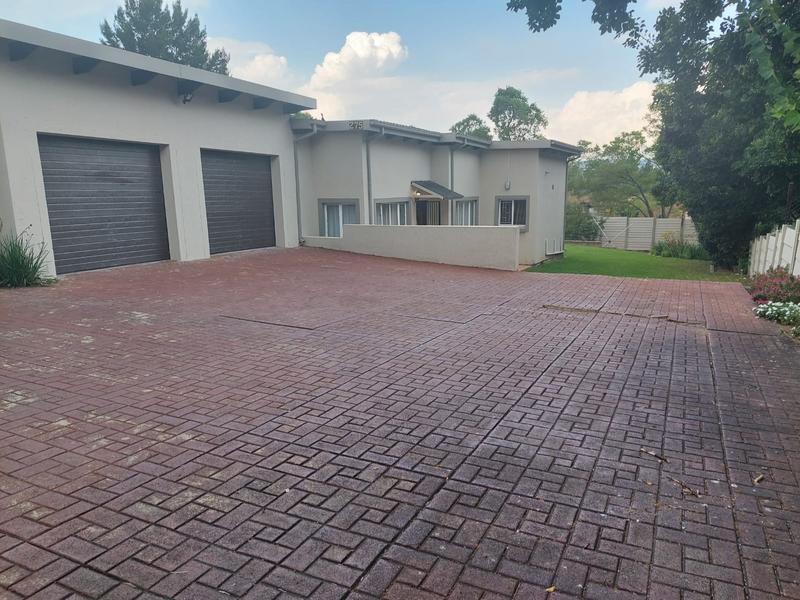 5 Bedroom Property for Sale in Vorna Valley Gauteng