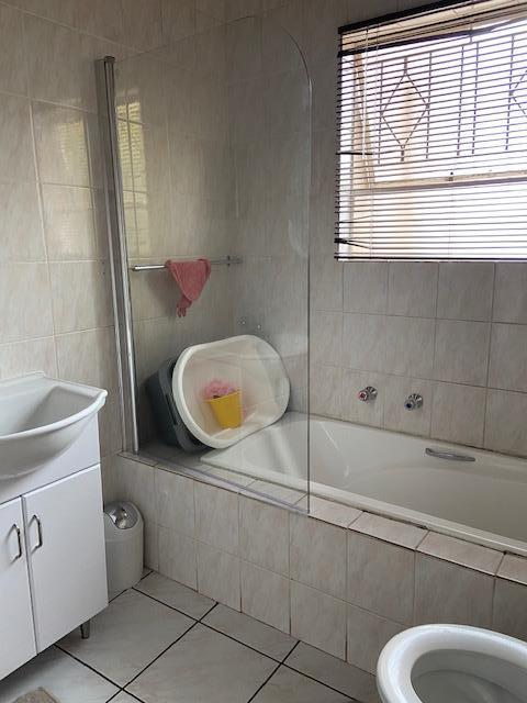 2 Bedroom Property for Sale in Vorna Valley Gauteng